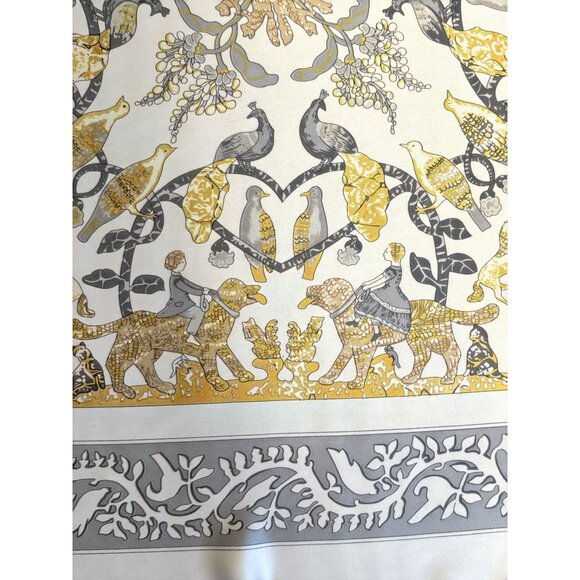 Early America scarf with intricate designs with gold and silver 100% polyester - Picture 3 of 6
